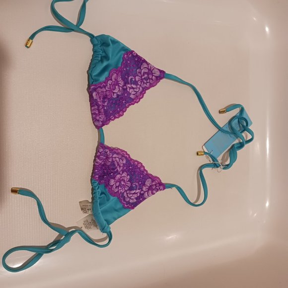 Beach Bunny Lace Bikini Top only size small - Picture 7 of 8